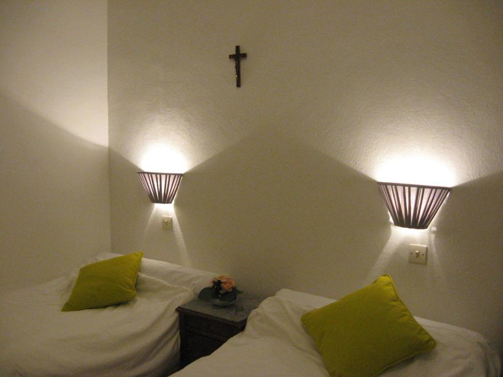 Hotel Notre Dame De Fourviere Lourdes Szoba fotó